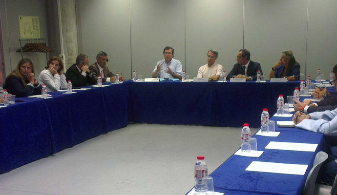 La FEB lidera una trobada per desenvolupar un cluster d’empreses Biomèdiques a Badalona